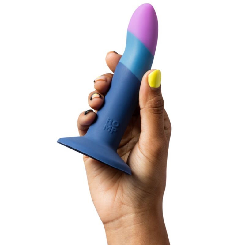 ROMP - DILDO IN SILICONE PICCOLO CON VENTOSA TRICOLORE 14 CM - immagine 3